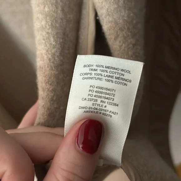 100% wool Aritzia shacket - Picture 5 of 5